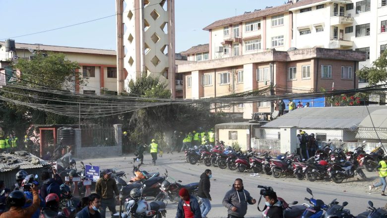 काठमाडोँ महानगरद्धारा नदी किनारका अनधिकृत संरचना हटाउन सात दिने सूचना जारी