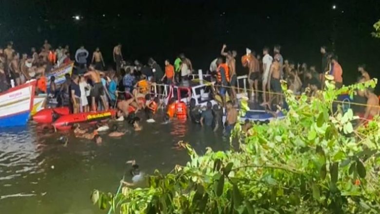 भारतमा पर्यटक चढेको डुंगा दुर्घटना हुँदा ११ जनाको मृत्यु