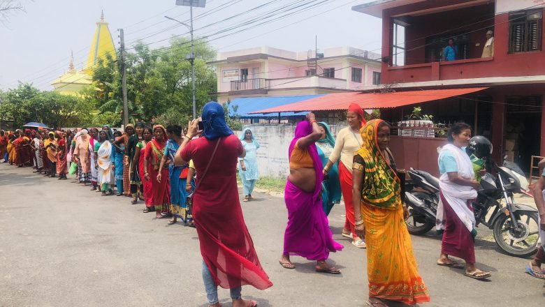 प्रहरी कार्यालयमा लघुवित्त ज्याजदी बिरुद्ध संघर्ष समितिको धर्ना : दुवै पक्षबीच बार्ता सुरु
