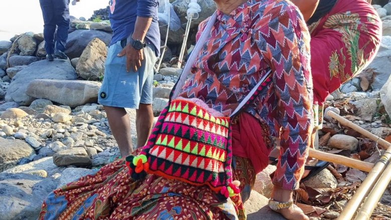 सप्तकोशीमा हामफाल्न खोज्ने महिलाको उद्धार
