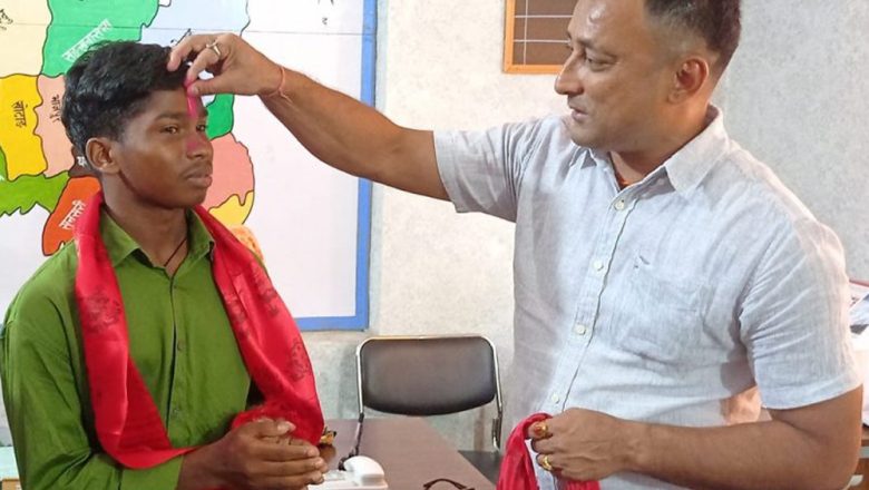 मुसहर समुदायबाट एसईई पास गर्ने हिमाल सदालाई कटारी नगरले निशुल्क पढाउने
