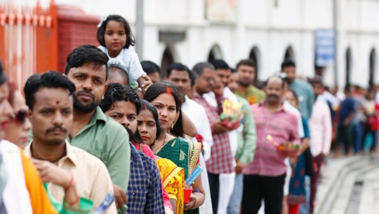 साउनको सोमबारे व्रतका लागि पशुपति क्षेत्रमा भक्तजनहरुको घुइचो