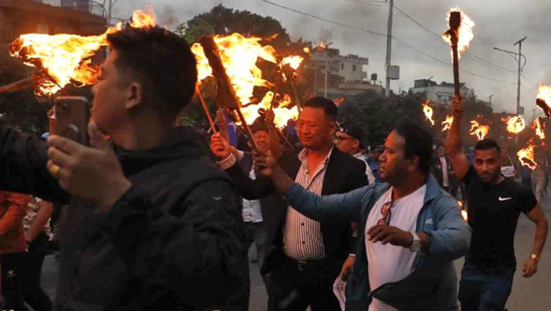 मसाल जुलुस सहित गृहमन्त्रीको राजीनामा माग