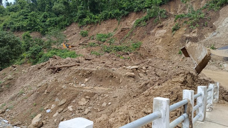 उदयपुरको मौवासेमा अवरुद्ध मदन भण्डारी राजमार्ग अझै खुल्न सकेन