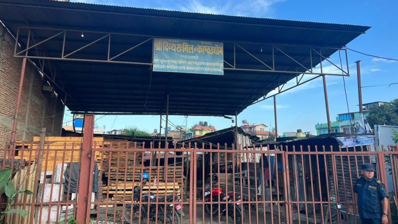 तिनकुनेमा एकै परिवारका ३ सहित ४ जनाको हत्या, एक युवक प्रहरी नियन्त्रणमा