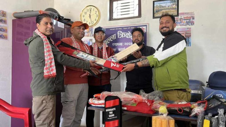 2054 SLC गाईघाट ब्याजीहरुबाट जिल्ला कृकेट संघ उदयपुरलाई खेलकुद सामाग्री सहयोग