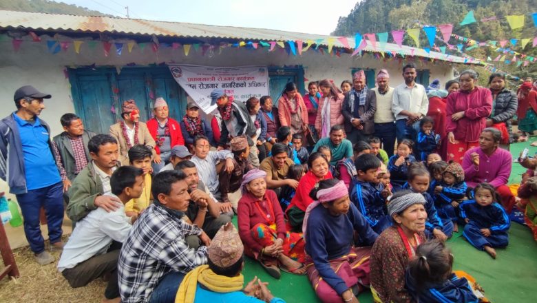 १६ नं वडामा प्रधानमन्त्री रोजगागर कार्यक्रम अभिमुखीकरण सँगै बालवालिकाहरुको स्वास्थ्य परिक्षण