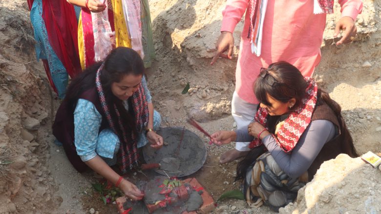 उपसभामुख दनुवारद्धारा उदयपुरमा एकल महिला छाहारी भवनको शिलान्यास