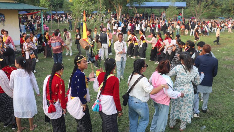 गाईघाटमा साकेलाको रौनक, तस्विरमा हेनुृहोस् ।