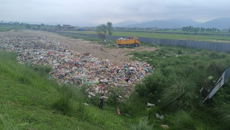 बिषनपुर र त्रिवेणीको बिचमा थुपारिएको फोहोर बैशाख सम्म हटाउने  सहमती
