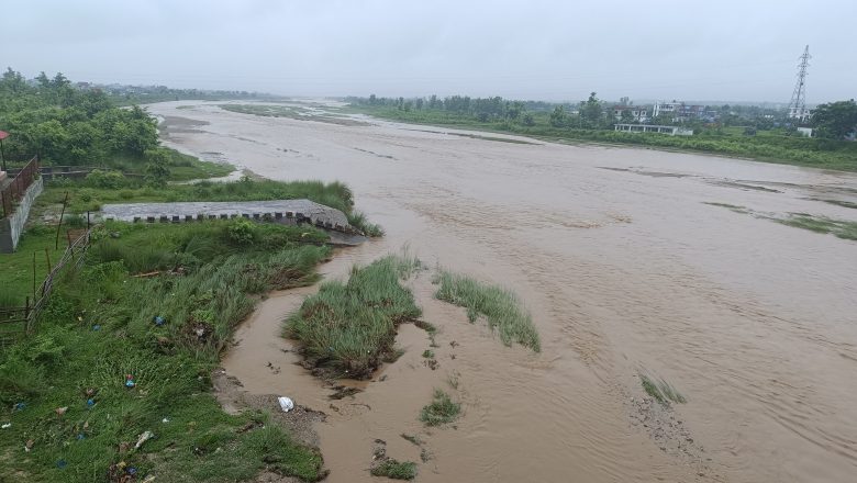 त्रियुगा नदी आसपास बस्ने वस्तीहरुलाई सतर्क रहन अनुरोध