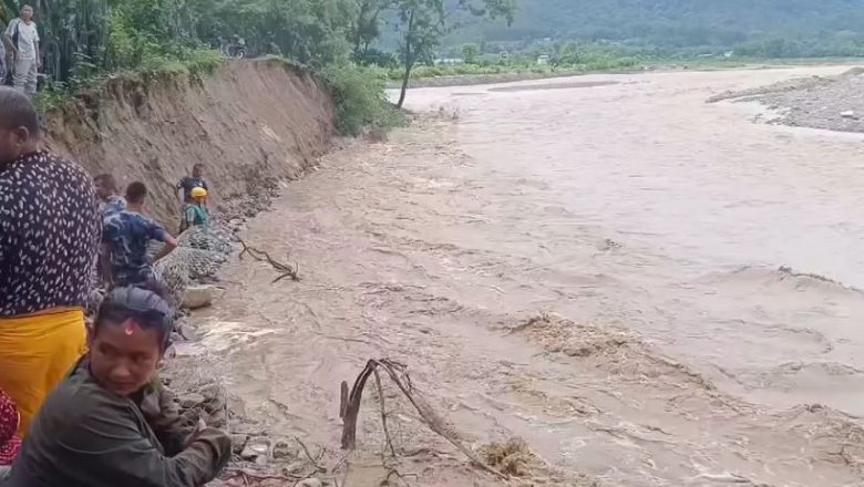 प्रदेश मन्त्री र उप सभामुखद्धारा बरुवाले कटान गरेको स्थानमा निरिक्षण
