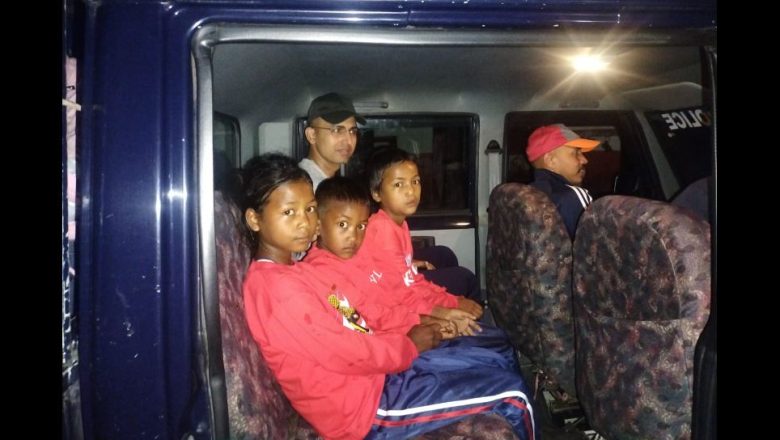 खोटाङका तीन अनाथ बालबालिकाको उद्धार गरी बाल सेवा आश्रममा पठाइयो