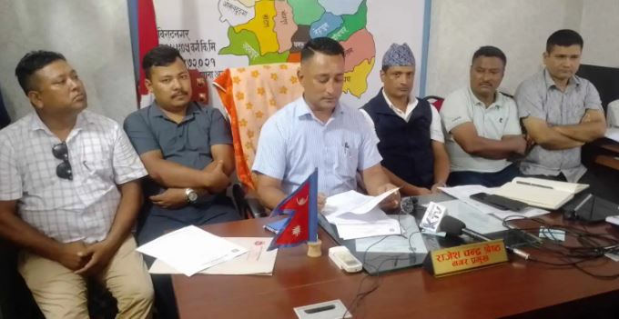 कटारी नगरपालिकाका मेयरद्वारा विवादित नगर सभाबारे स्पष्टीकरण