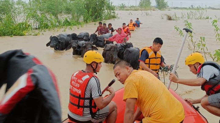 उदयपुरमा बाढिले १ काे मृत्यु, पक्किपुल बगायाे, सप्तकाेशी बस्तिमा पस्याे, सिद्धिचरण राजमार्ग लगायत सबैसडकहरु अबरुद्ध