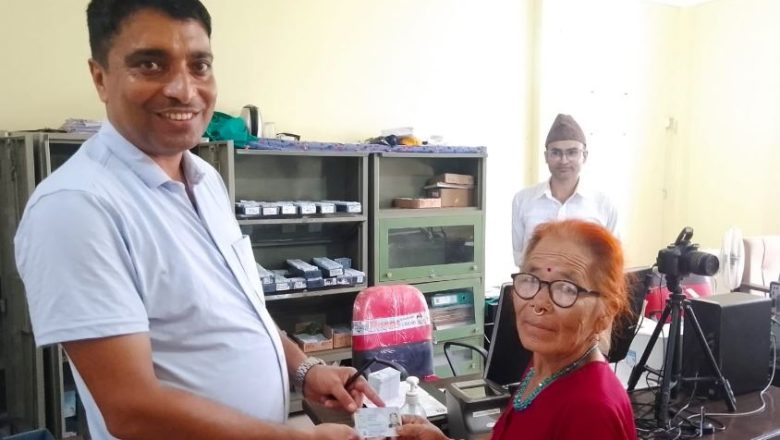 उदयपुरमा हजारौँ राष्ट्रिय परिचयपत्र थन्किए दराजमा
