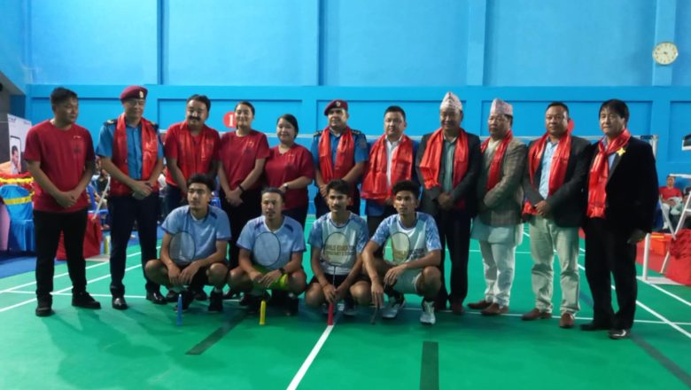 धरान खुल्ला ब्याडमिन्टन प्रतियाेगिताकाे उपाधी चन्द र तामाडकाे जाेडीले चुमे
