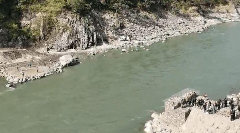 फोक्सिङटारमा अस्थायी बेलिब्रिज जडान सुरु