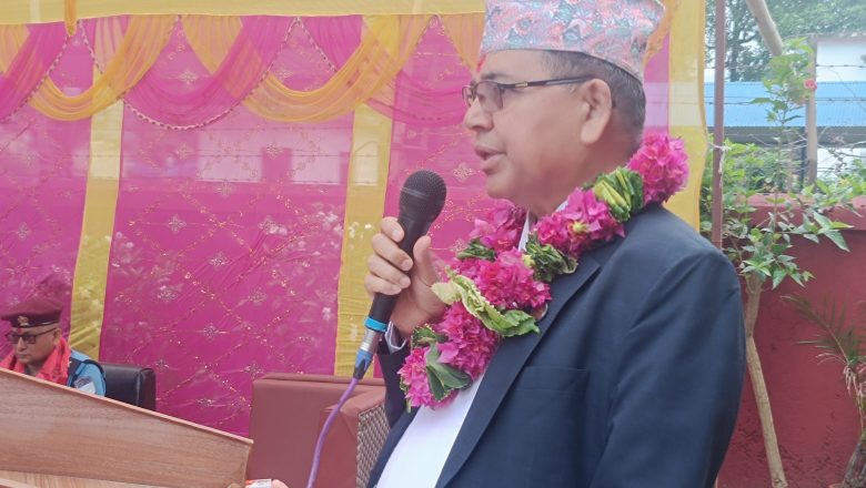 सरकार ढल्ने प्रचारप्रसारमा समय खेर नफाल्न प्रतिपक्षलाई  मन्त्री दाहालको आग्रह