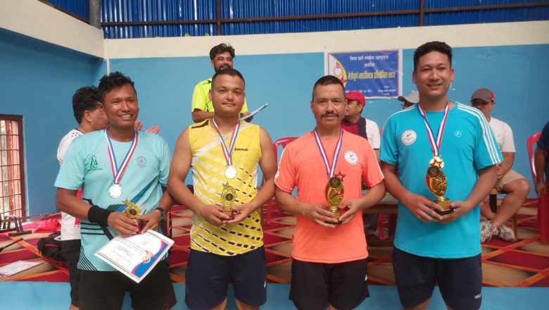 प्रहरीको मैत्रीपूर्ण ब्याड्मिन्टनमा एसपी हरिहर योगी र हिमाल श्रेष्ठको जोडी प्रथम