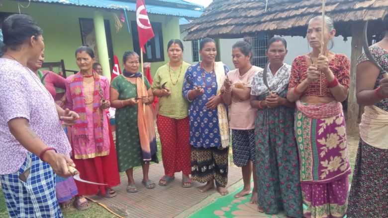 माओवादी मजदुर पार्टीद्धारा किसानलाई कचिया वितरण