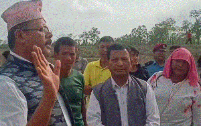 चौदण्डीको लामा खोला आसपासका उत्खनन्  तत्काललाई रोक्न सिडियोको निर्देशन