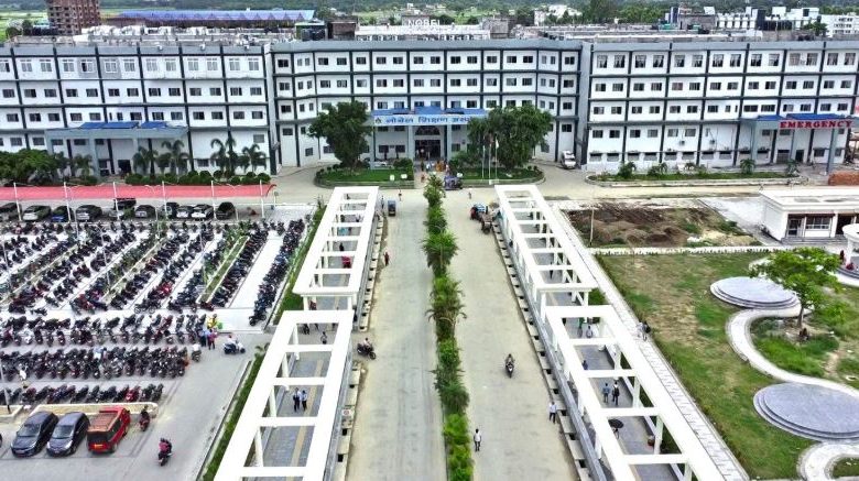 नोबेलमा निकालियो उदयपुरका १५ बर्षीय बालकको आन्द्राबाट कैँची