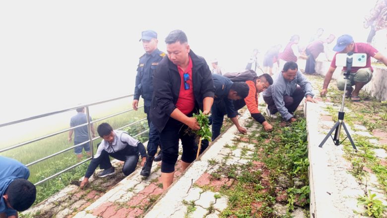 रौता पोखरी  :  बर्षामा पनि रोकिएन माओवादीको श्रमदान