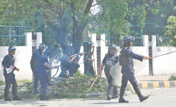 प्रहरीको रिपोर्ट:१२७६ हतियार लुटिए, ९८ हजार बढी गोली बेपत्ता