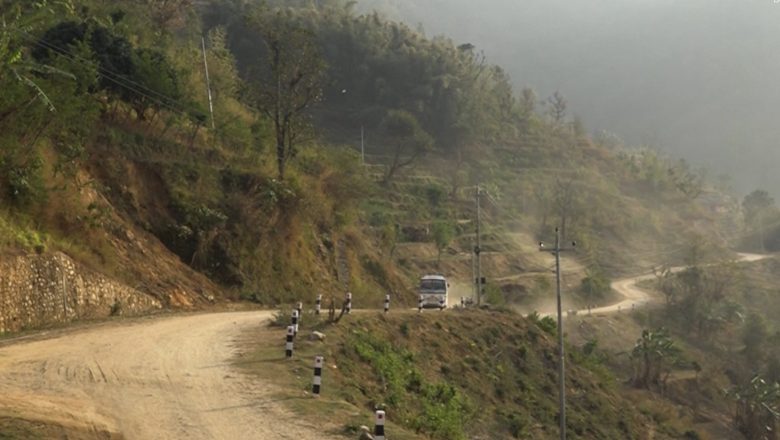 दशैं नजिकियो, यात्रु सास्ती, चर्को भाडा र ठगी रोक्ने संयन्त्र देखिएन