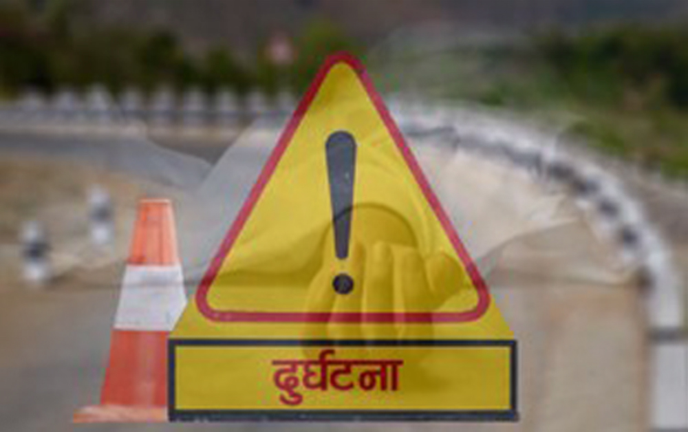 उदयपुरमा जन्ती बोकेको बसले ठक्कर दिँदा एक युवकको मत्यु