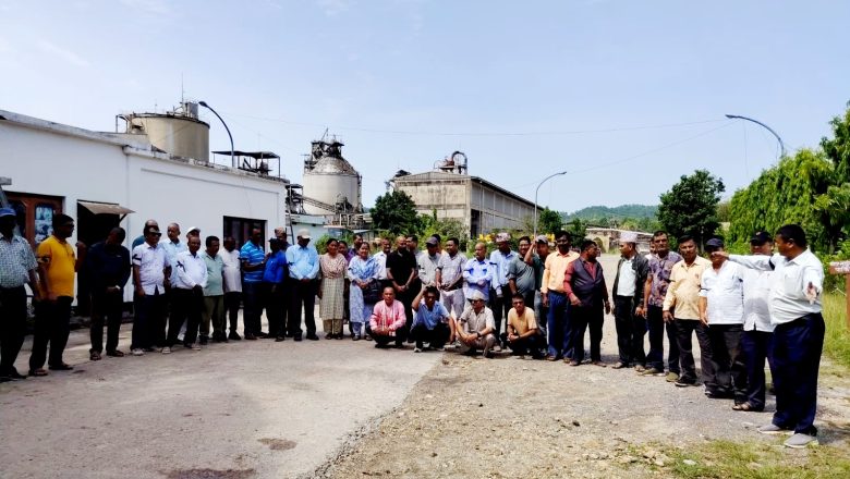 उदयपुर सिमेन्ट उद्योगका मजदुरहरु दैनिक धर्नामा