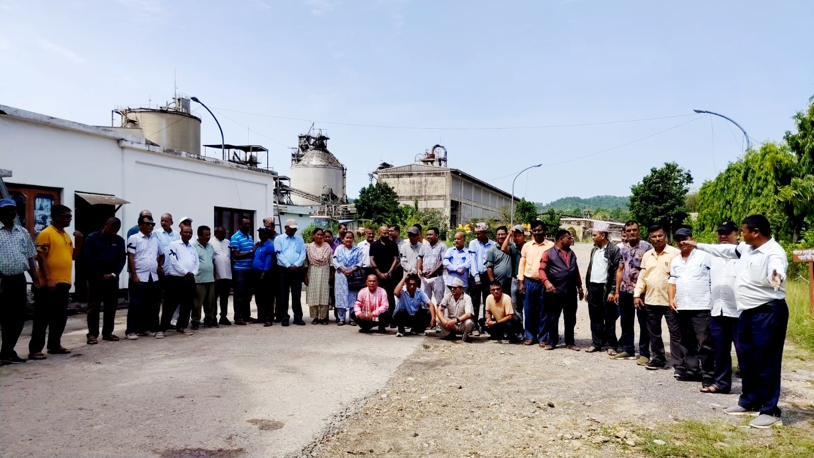 उदयपुर सिमेन्ट उद्योगका मजदुरहरु दैनिक धर्नामा