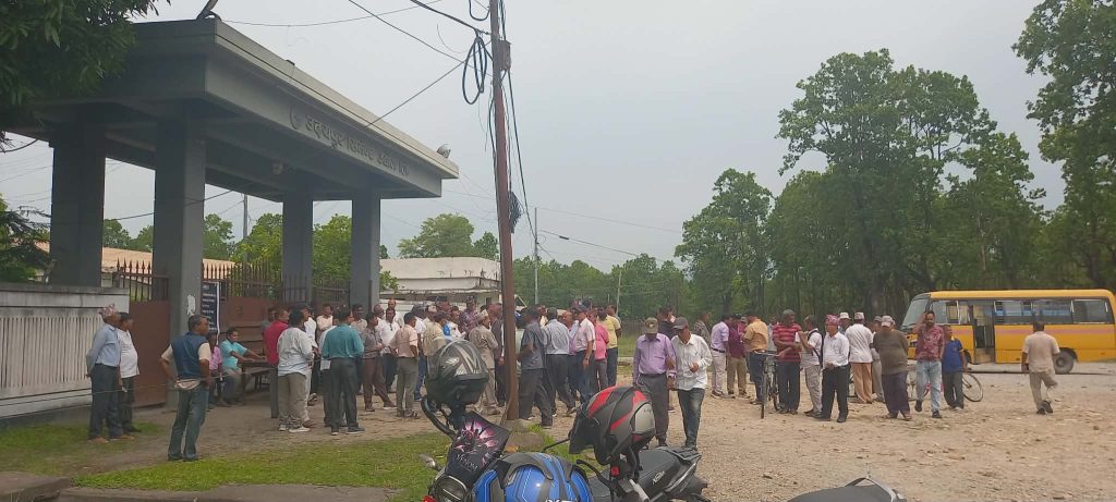 तलब नपाउँदा उदयपुर सिमेन्ट उद्योगका मजदुरहरूको जीवनयापनमा समस्या