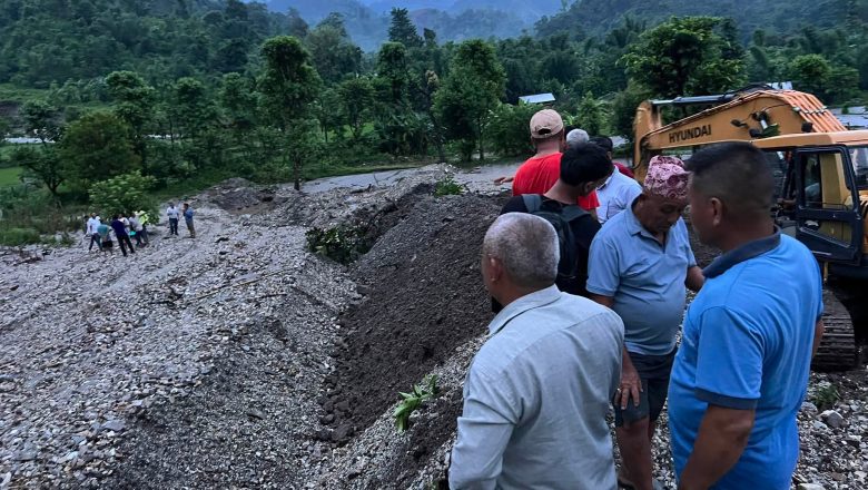 राैतामाइकाे पहिरो क्षतीग्रस्त क्षेत्रमा अवलाेकन, किसानलाई राहत पुर्याउने काेशिस