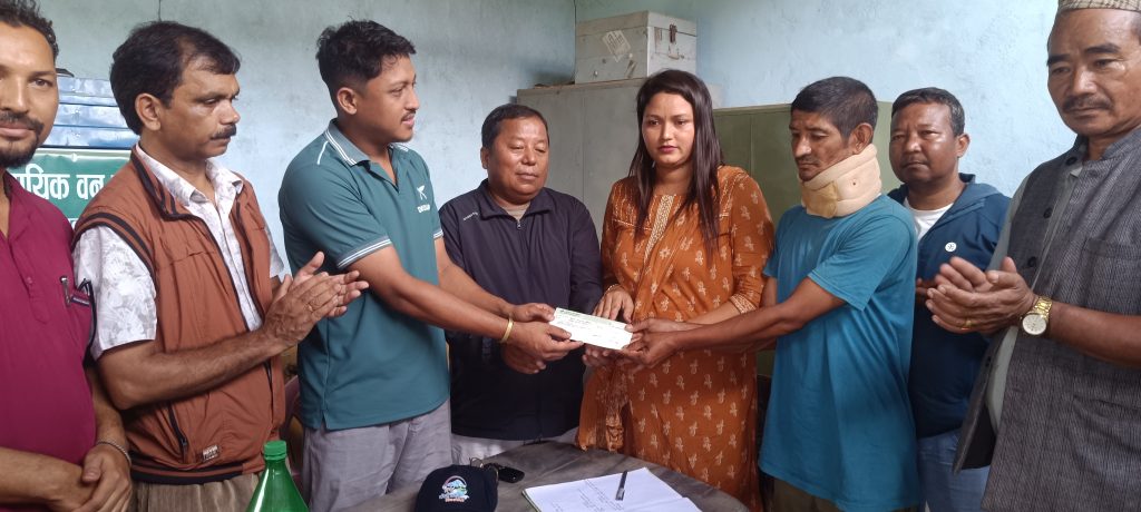 वनले जम्मा गरिदएको १५० रुपयाँ रकमले उपभोक्तालाई एक लाख बरावरको दुर्घटना विमा भुक्तानी