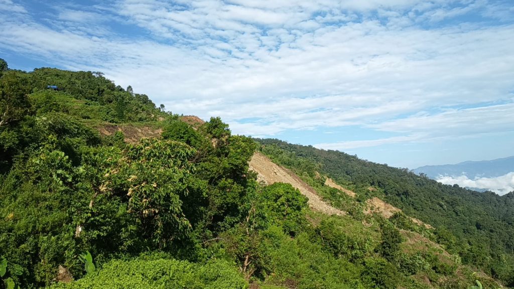 उदयपुरमा पहिरोले एक घर बगायो, तीनघर जोखिममा