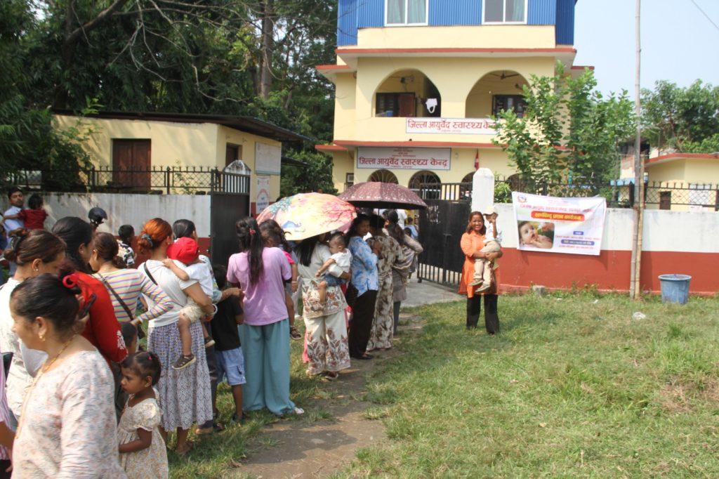 उदयपुरमा स्वर्ण बिन्दु प्राशन कार्यक्रम सञ्चालन